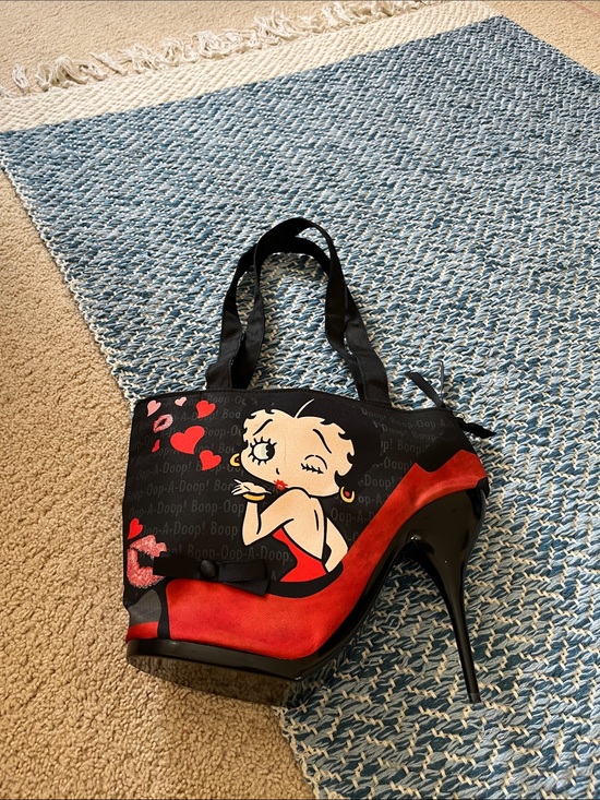 Betty Boop Handbags - Betty Boop Black and Red High-Heel Graphic Tote